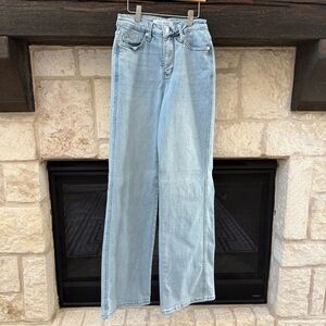 Judy blue light wash barrel leg straight fit jeans 1/25